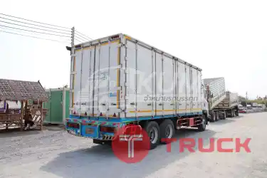 สิบล้อตู้สิบบาน Isuzu FVM 240 แรง ปี 56