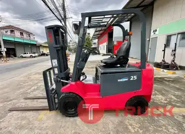 161 รถไฟฟ้านั่งขับ Nichiyu FB25PN-75-300SF