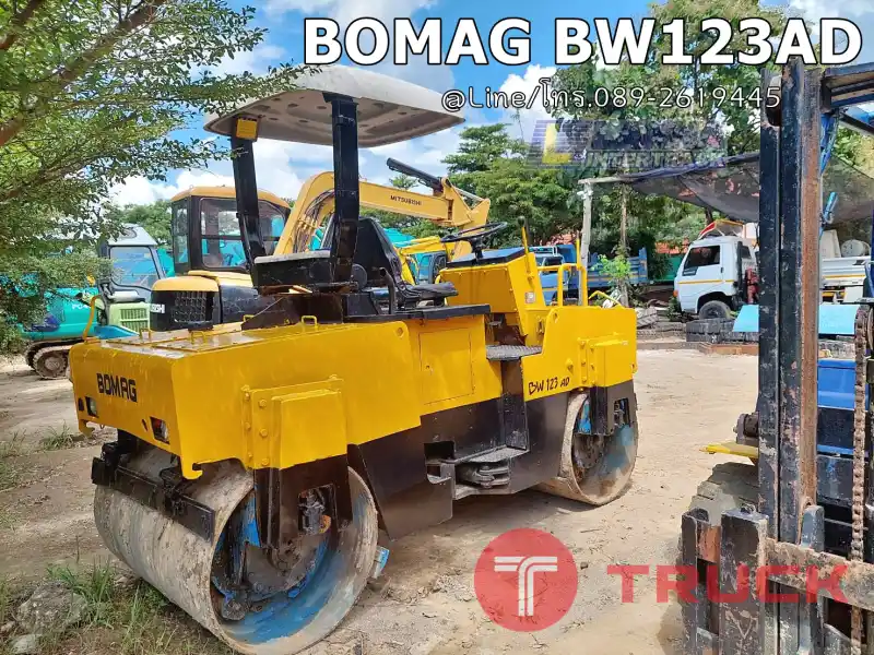 รถบด4ตันBOMAG BW123AD ราคา 320,000 บาท หน้าเหล็ก-หลังเหล็ก สั่นสะเทือนหน้า-หลัง,ขับเคลื่อน 2 เพลา, เลี้ยวเอว, เครื่องยนต์ MITSUBISHI -K4F,
