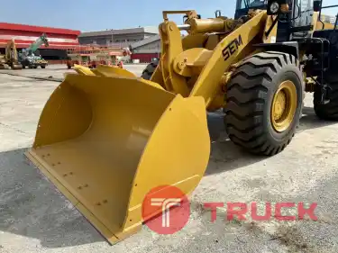 รถตักล้อยาง SEM 656D ผลิตโดยแคทเทอร์พิลลาร์