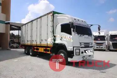 สิบล้อตู้บาน Isuzu FVM 300 แรง ปี 60