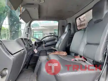 รถบรรทุกตู้ทึบ 6 ล้อ ISUZU ราคา 290,000 บาท ต้องการขายด่วน