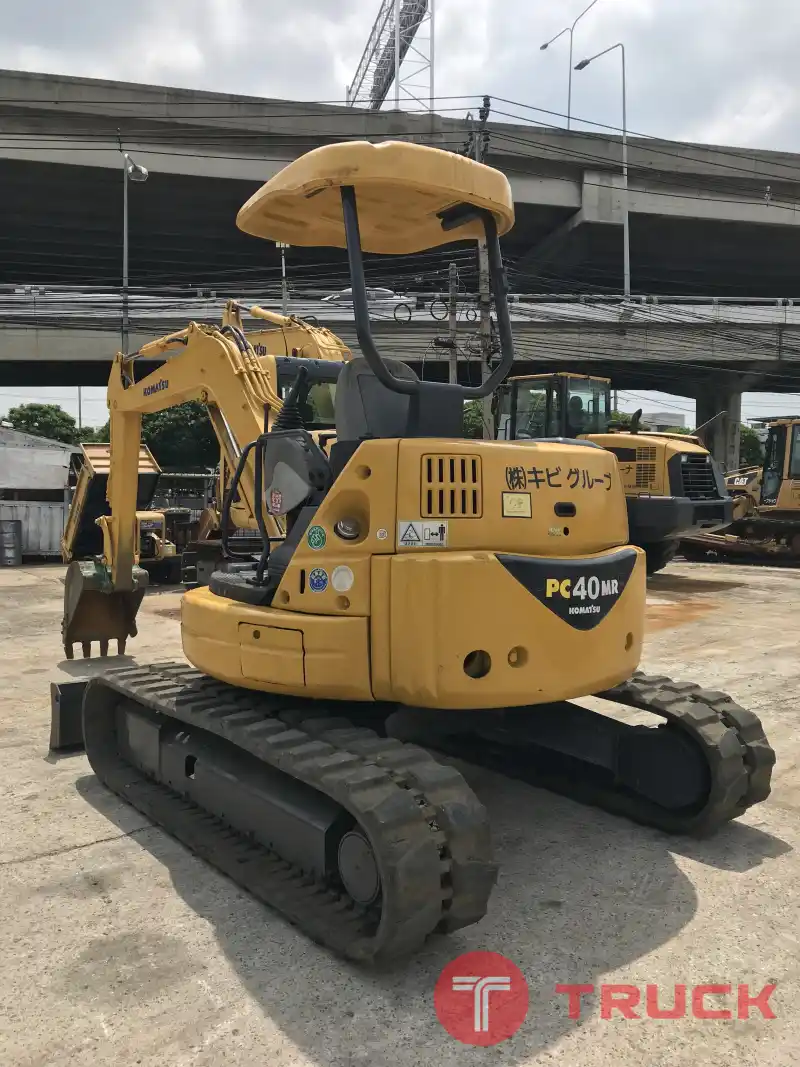 รถขุดมือสอง KOMATSU PC40MR-1 พร้อมทำงาน สอบถามเพิ่มเติมที่คุณชัญญา 0658844400