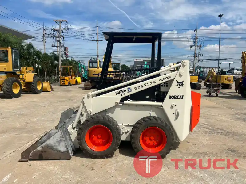 BOBCAT 725 นำเข้าจากญี่ปุ่น สภาพพร้อมใช้งาน LINE ID @sangenjp โทร 089-0080077,089-0050007,086-0044333,065-8844400 www.sangenjp.com www.nmc99.com
