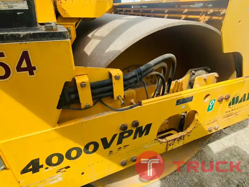 รถบดสั่นสะเทือน 10 ตัน Sakai SW850 รุ่น2 ปี2015 โทร 080 6565422 หนิง