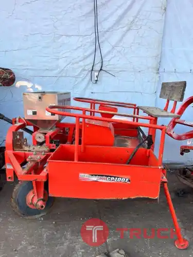 มาใหม่ เครื่องปลูกมัน CP100F มือ2 ตราช้าง ทดแทนแรงงาน เต็มประสิทธิภาพงานปลูก ใส่รถรุ่นL -L5018 ขายสดราคา 45,000 บาท สนใจโทรสอบถาม 065-2401438 น้องเอิน เข้ามาเลือกดูที่ร้านได้จ้า