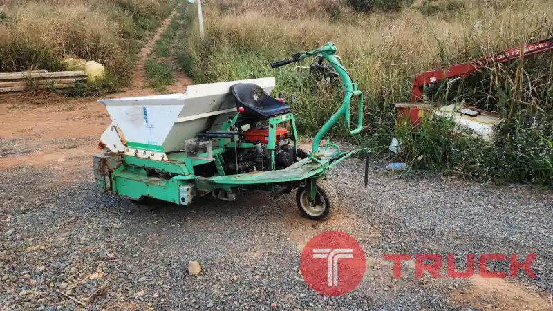 ขาย รถโรยทราย พร้อมลูกกลิ้งบด เครื่องยนต์เบนซิน 4 จังหวะ kubota เก่าญี่ปุ่น ใช้ในสนามกอล์ฟ สนามฟุตบอล