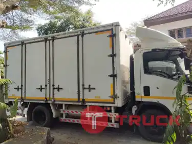 รถบรรทุกตู้ทึบ 6 ล้อ ISUZU ราคา 350,000 บาท ต้องการขายด่วน