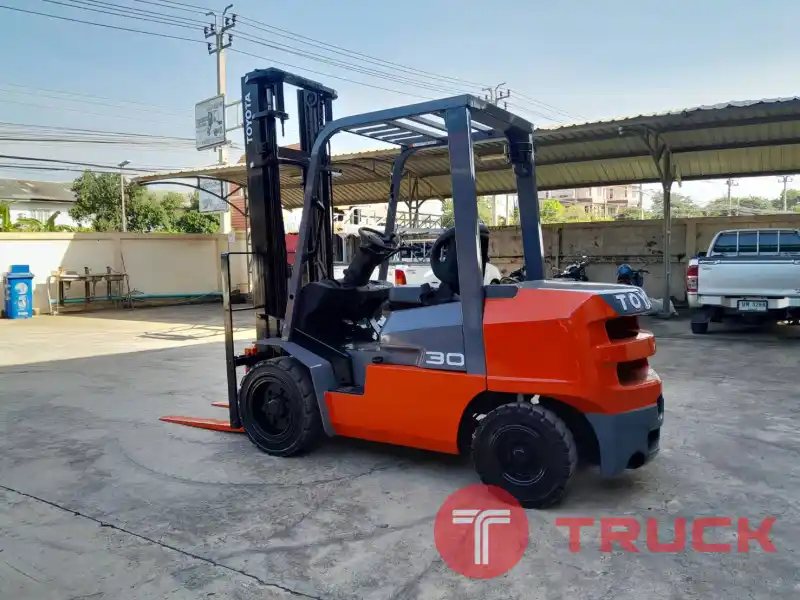 โฟล์คลิฟท์ TOYOTA โฟล์คลิฟท์ TOYOTA
