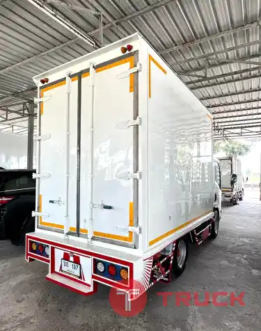 NLR130 รถบรรทุกสี่ล้อ ตู้แห้งเปิด3บาน พร้อมใช้ รถห้างแท้