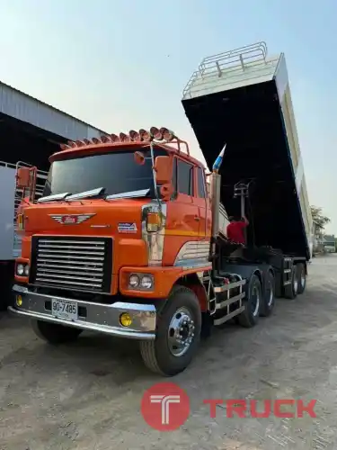 หัวลากพร้อมหางเซมิดั้ม