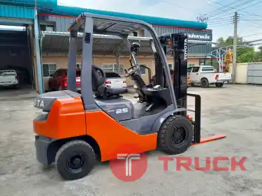 โฟล์คลิฟท์ TOYOTA