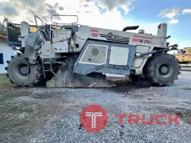 รถกัดถนน ล้อยาง Wirtgen WR2500