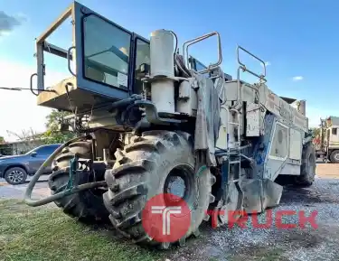 รถกัดถนน ล้อยาง Wirtgen WR2500