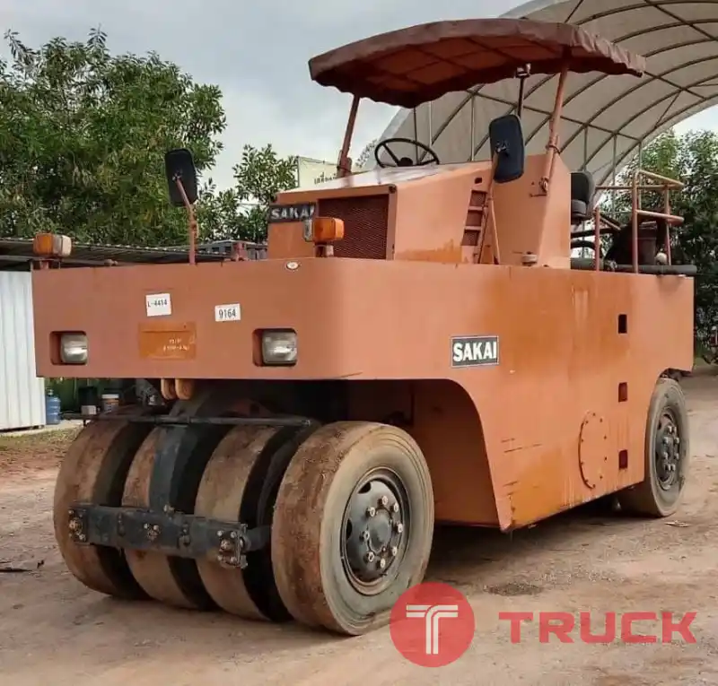 รถบด 9 ล้อยาง SAKAI TS150