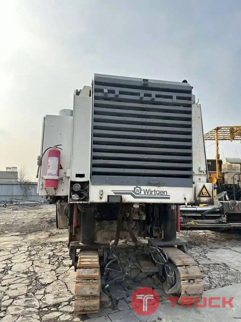 รถกัดถนน