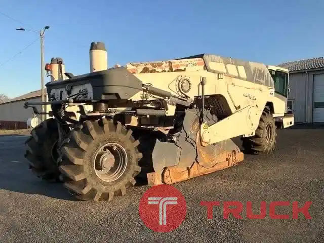 รถกัดถนน