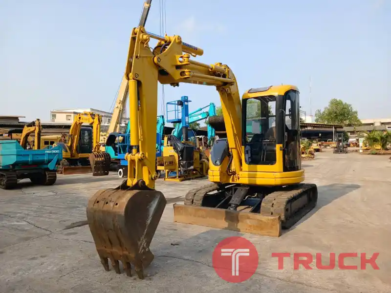 ีรถขุดมือสอง KOMATSU PC50UU-2 สอบถามที่คุณชัญญา 0658844400