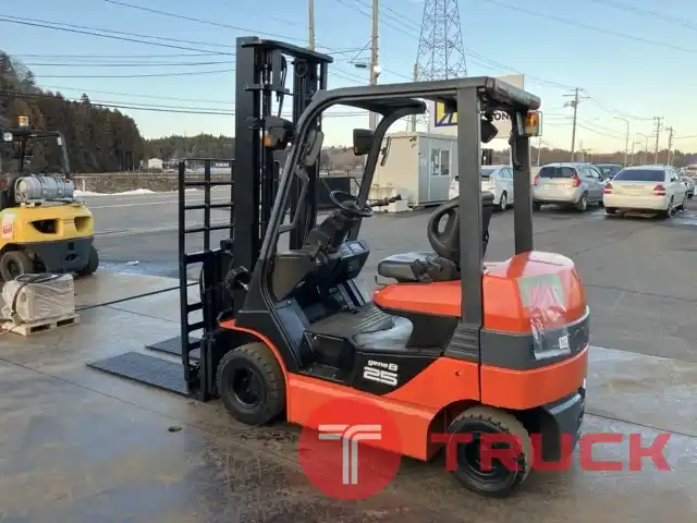 ขายฟอร์คลิฟท์ TOYOTA รถยกไฟฟ้าแบบนั่งขับ โมเดล 8FB25 ขนาด 2.5 ตัน