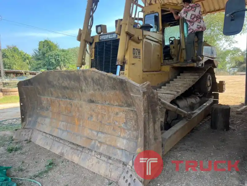 แทรกเตอร์ Caterpillar D7H
