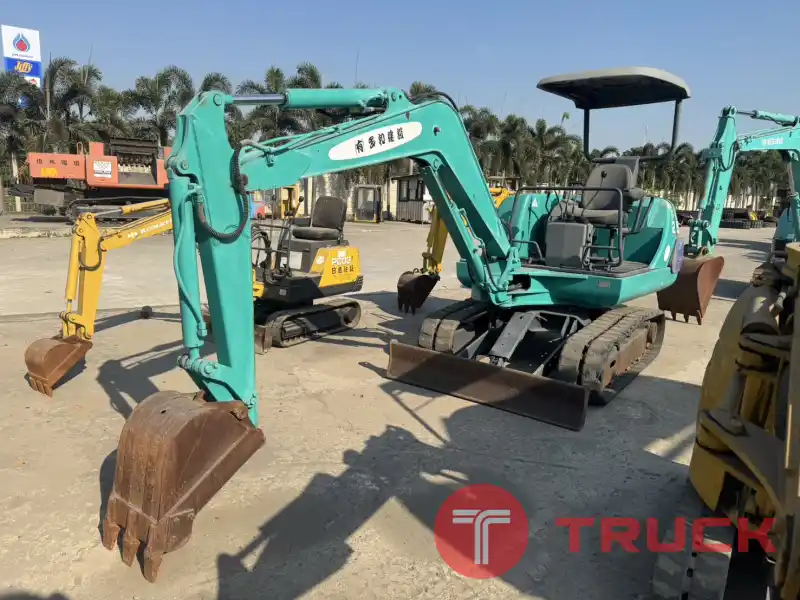 KOMATSU PC25 นำเข้าจากญี่ปุ่น สภาพพร้อมใช้งาน สนใจโทร. 089-0050007 คุณชญานิน หรือ Add LINE ID @sangenjp www.sangenjp.com www.nmc99.com