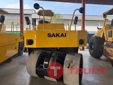 รถบดล้อยาง 7 ล้อ SAKAI T2