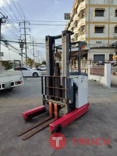 รถยกไฟฟ้าไม่มีควันพิษเป็นมิตรกับสิ่งแวดล้อม NICHIYU รุ่น 75 ขนาด 1.8 ตัน เสา FULLFREE สามท่อน ยกสูง 5.5 เมตร งายาว 1070 มม.