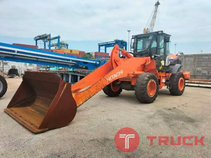 รถตักล้อยางแขนยาวจากโรงงานญี่ปุ่นHitachi ZW140-6