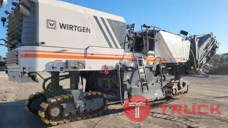 รถกัดถนน Wirtgen W220