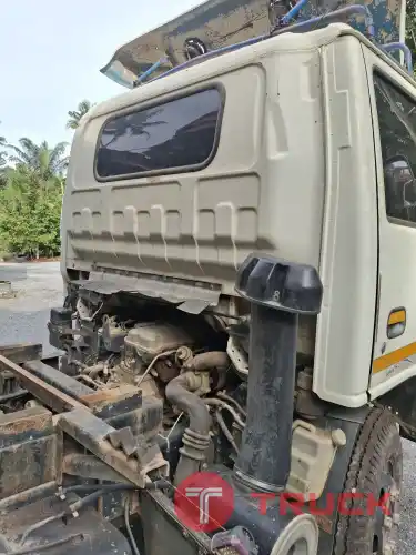 หกล้อดั้ม NQR150
