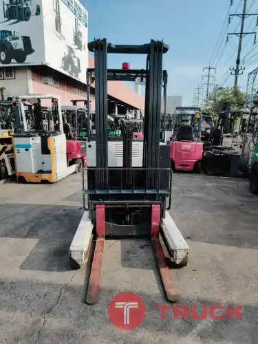 รถยกไฟฟ้า NICHIYU รุ่น85 ยก 1.5 ตัน เสาสามท่อน ยกสูง 5.5 เมตร งายาว 1070 มิลลิเมตร