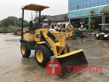 รถตัก KUBOTA R300 พร้อมใช้งาน สอบถามที่คุณครีม 0658844400