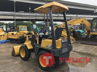 รถตัก KUBOTA R300 พร้อมใช้งาน สอบถามที่คุณครีม 0658844400