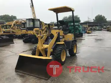 รถตัก KUBOTA R300 พร้อมใช้งาน สอบถามที่คุณครีม 0658844400