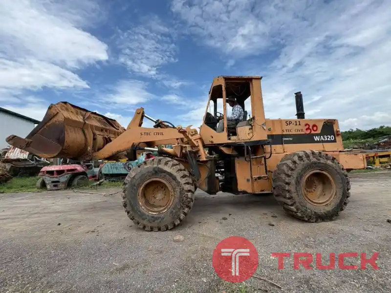 รถตักล้อยาง 3 คิวKomatsu WA320-1 รถตักล้อยาง 3 คิวKomatsu WA320-1