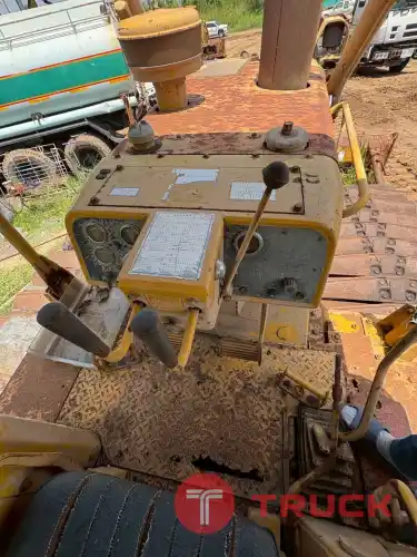 1,300,000