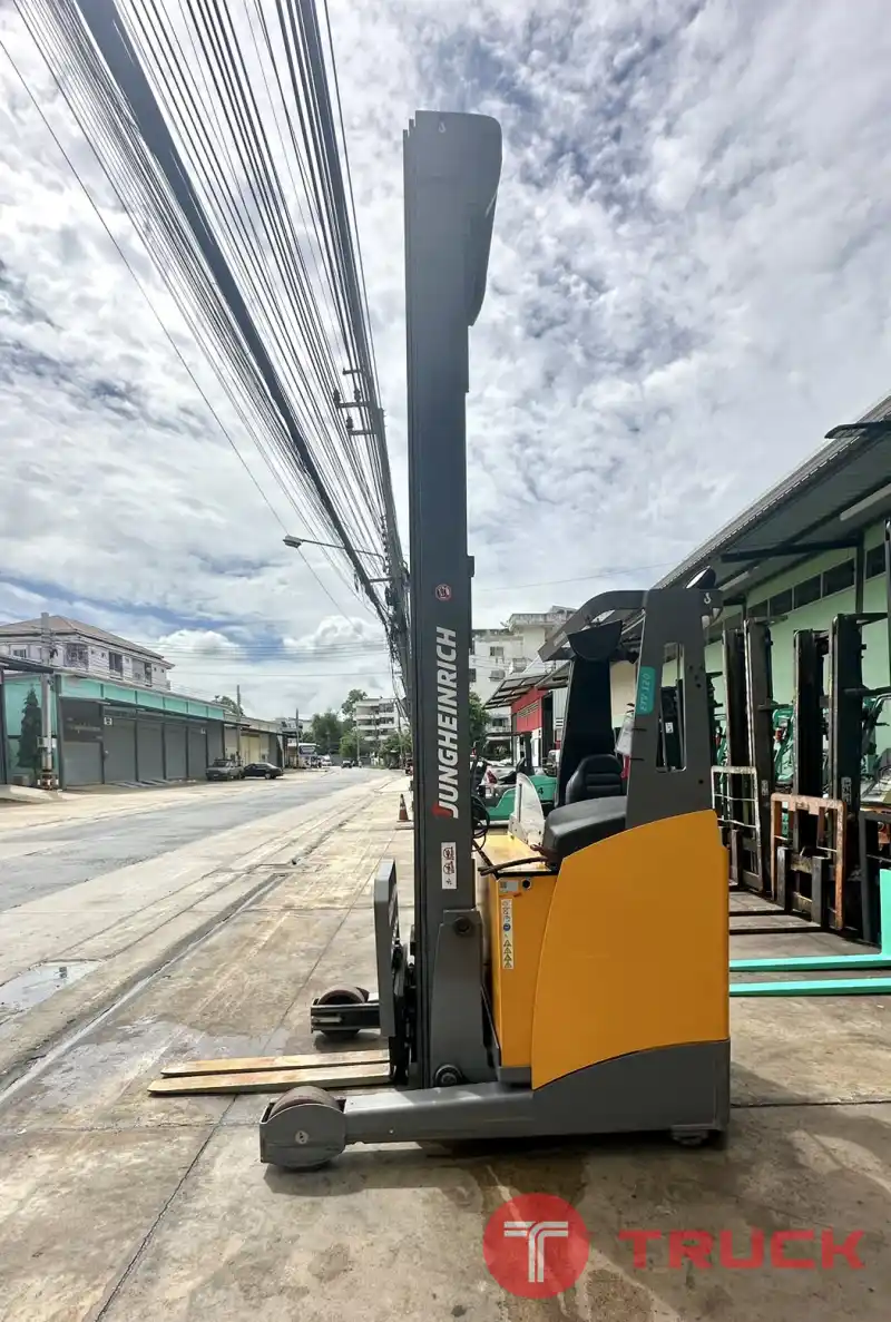 222 รถไฟฟ้านั่งขับข้าง Jungheinrich ETV120nGE115-1052DZ