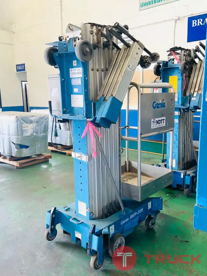 รถกระเช้าไฟฟ้า สูง 9 เมตร Genie AWP30S ปี2012 โทร 080 6565422 หนิง