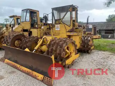 รถตีนแกะ Caterpillar 815A