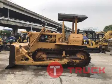KOMATSU D40 เข้าจากญี่ปุ่น สภาพพร้อมใช้งาน สนใจโทร. 089-0050007 คุณชญานิน หรือ Add LINE ID @sangenjp www.sangenjp.com www.nmc99.com