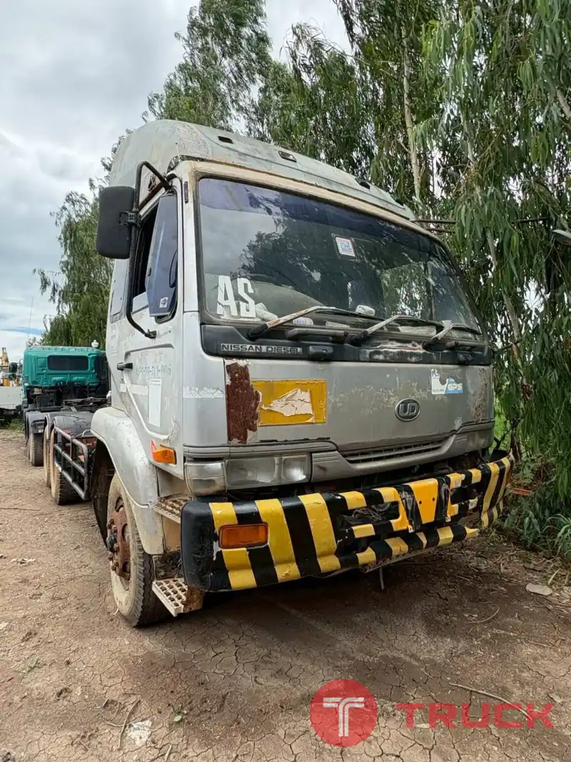 หัวลาก10ล้อ2เพลา Nissan Cwm454