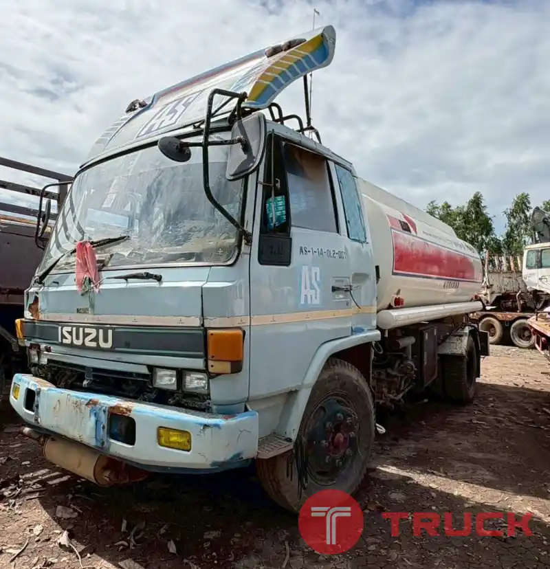 รถน้ำมัน6 ล้อพร้อมมิเตอร์หัวจ่าย