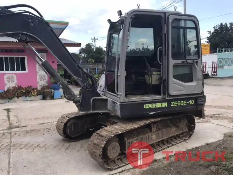 รถเบคโฮขนาด 6 ตัน