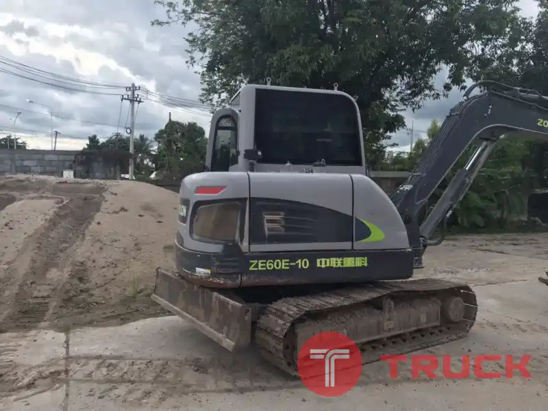 รถเบคโฮขนาด 6 ตัน