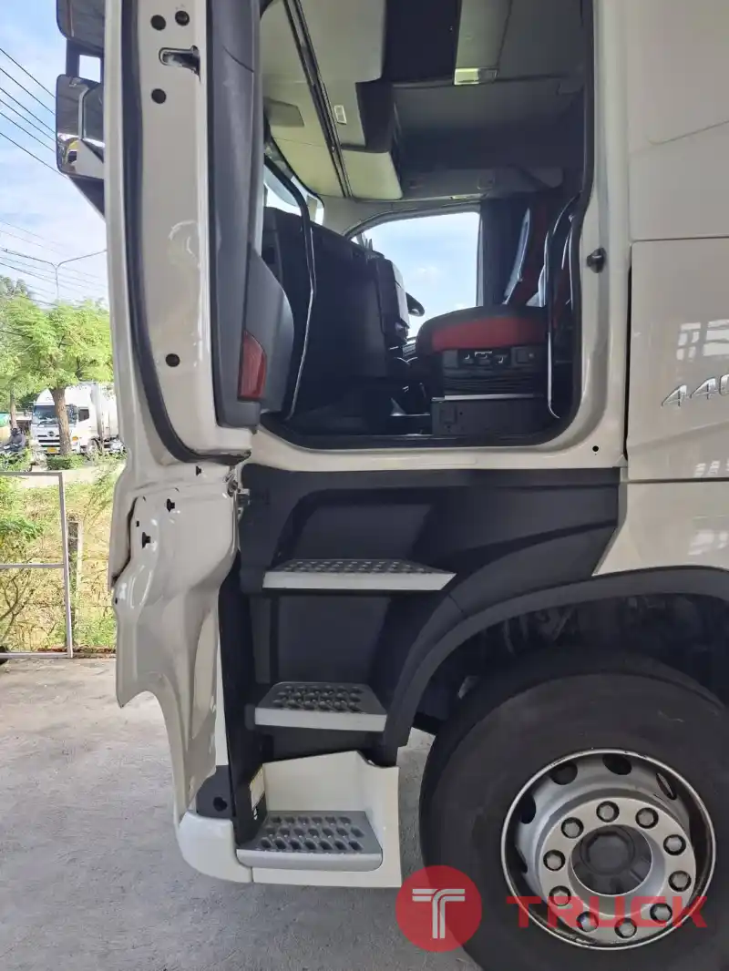 ขายหัวลากVOLVO ตัวท็อป เครื่อง440แรง ปี60 สนใจโทรสอบถาม 0986359769 รถสวยมาก เกียร์I-Shift ยกล้อหลังได้ครับ ขายหัวลากVOLVO ตัวท็อป เครื่อง440แรง ปี60 สนใจโทรสอบถาม 0986359769 รถสวยมาก เกียร์I-Shift ยกล้อหลังได้ครับ