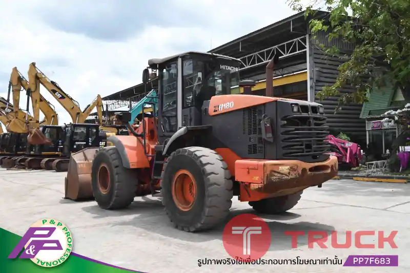 ขายรถตักล้อยาง HITACHI ZW180 เทียบเท่า WA320-6 และ 938H, ห้องเก๋ง นำเข้าจากญี่ปุ่น เก่านอกสภาพดี โดย P&P Pro