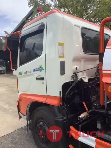รหัส N292 HINO 6 ล้อ รถน้ำ ถังต่อใหม่ หนา 4 มิล บรรจุ 5,000 ลิตร เมก้า 165 แรง ปี 46 ระบบดูด-ดัน สเปรย์ท้าย พร้อมปืนฉีดน้ำ ราคา 670,000 บาท โทร 0839946814 น็อต