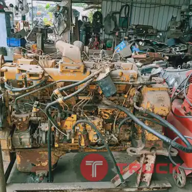 ขายเครื่อง KOMATSU รุ่น 6D125 เก่าญี่ปุ่น