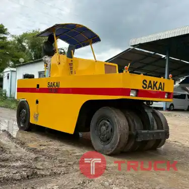 รถบด 9 ล้อยาง SAKAI TS150