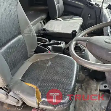 ผ่อน ลด ดอก หกล้อเครน ISUZU FTR 240 แรง ปี 57 เครน Unic 5.5 ตัน